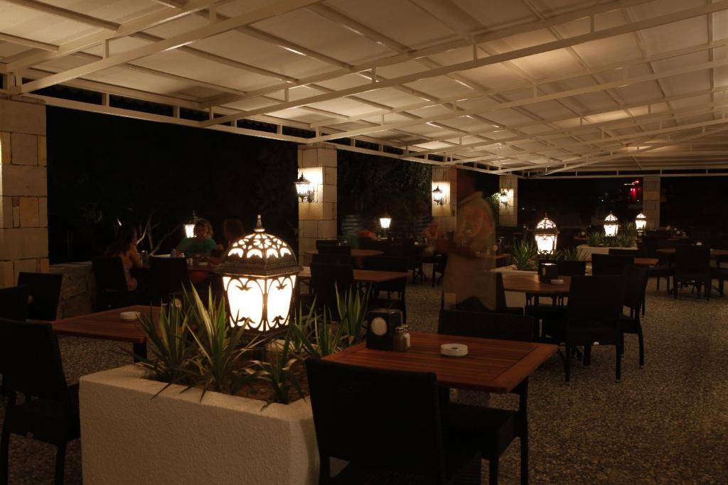 Aytas Hotel ไอวาลิค ภายนอก รูปภาพ