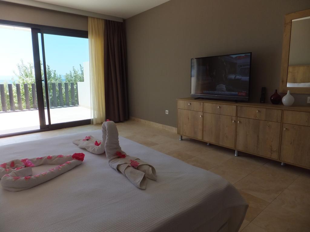 Aytas Hotel ไอวาลิค ภายนอก รูปภาพ