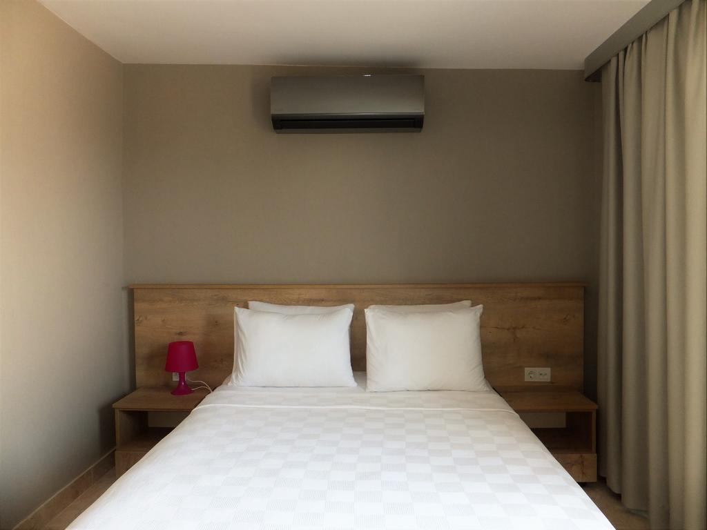 Aytas Hotel ไอวาลิค ภายนอก รูปภาพ